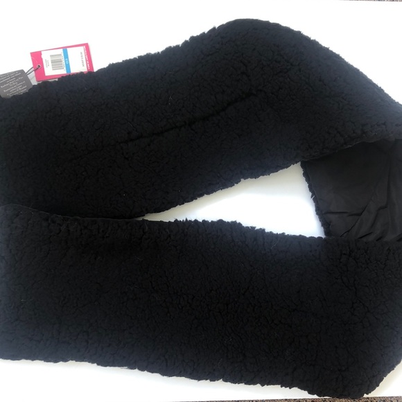 NWT Vince Camuto womens black soft Sherpa scarf - Picture 4 of 4
